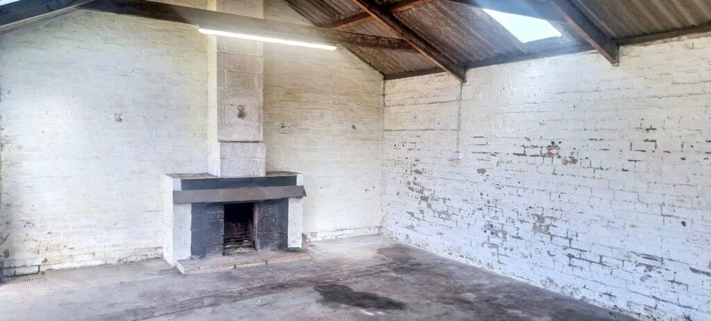 Commercial Unit To Let – KY9
